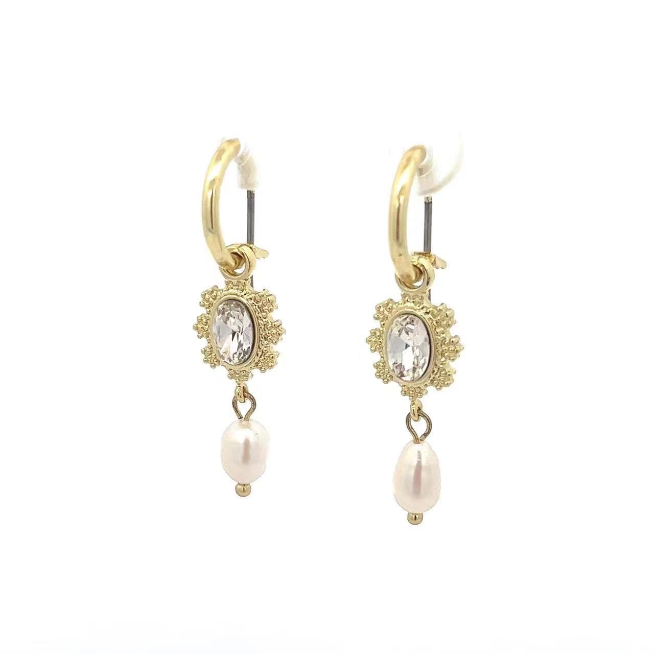 DIAMOND-SET PEARL EARRING