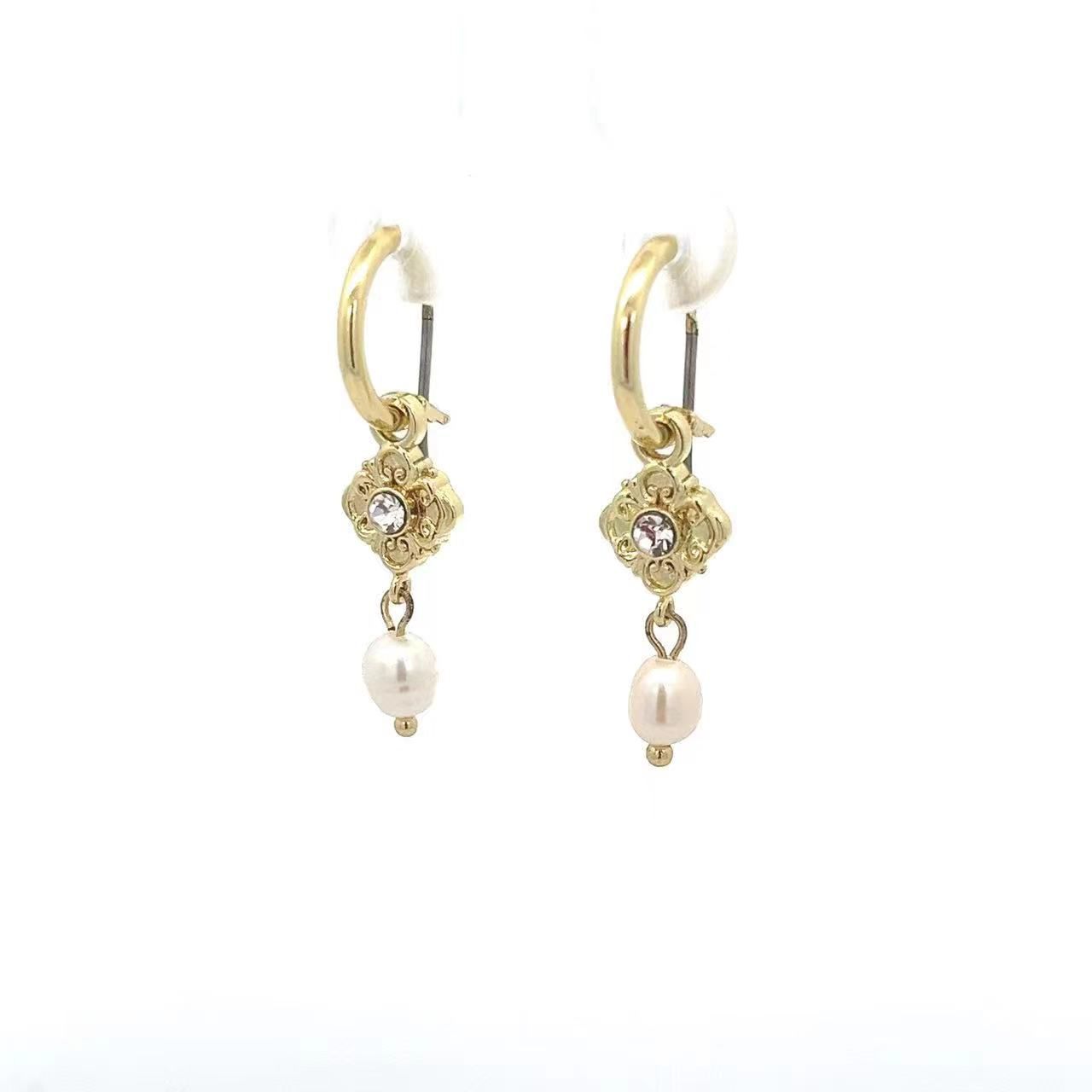 DIAMOND-SET PEARL EARRING
