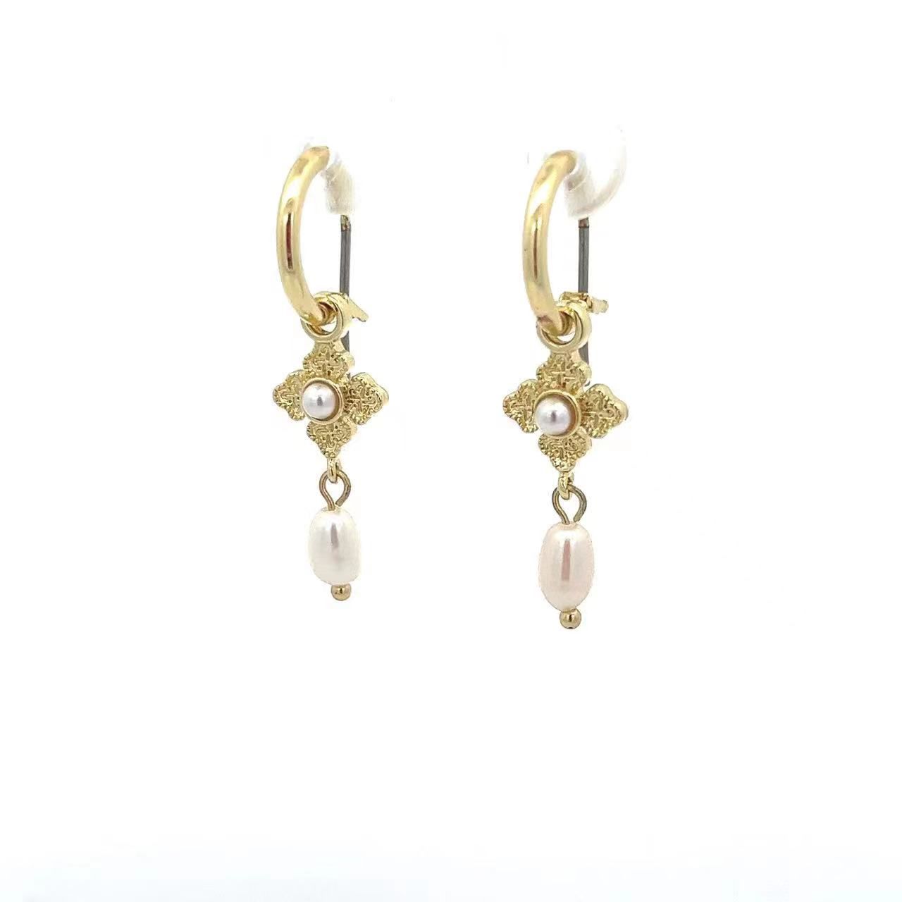 FRESHWATER PEARL EARRING