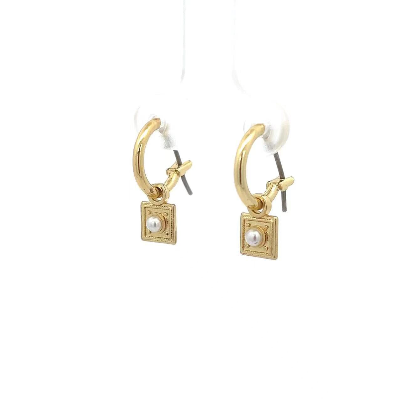 FRESHWATER PEARL EARRING