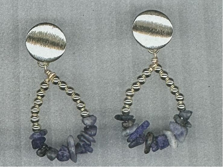 BLUE-VEINS STONE STUD EARRINGS