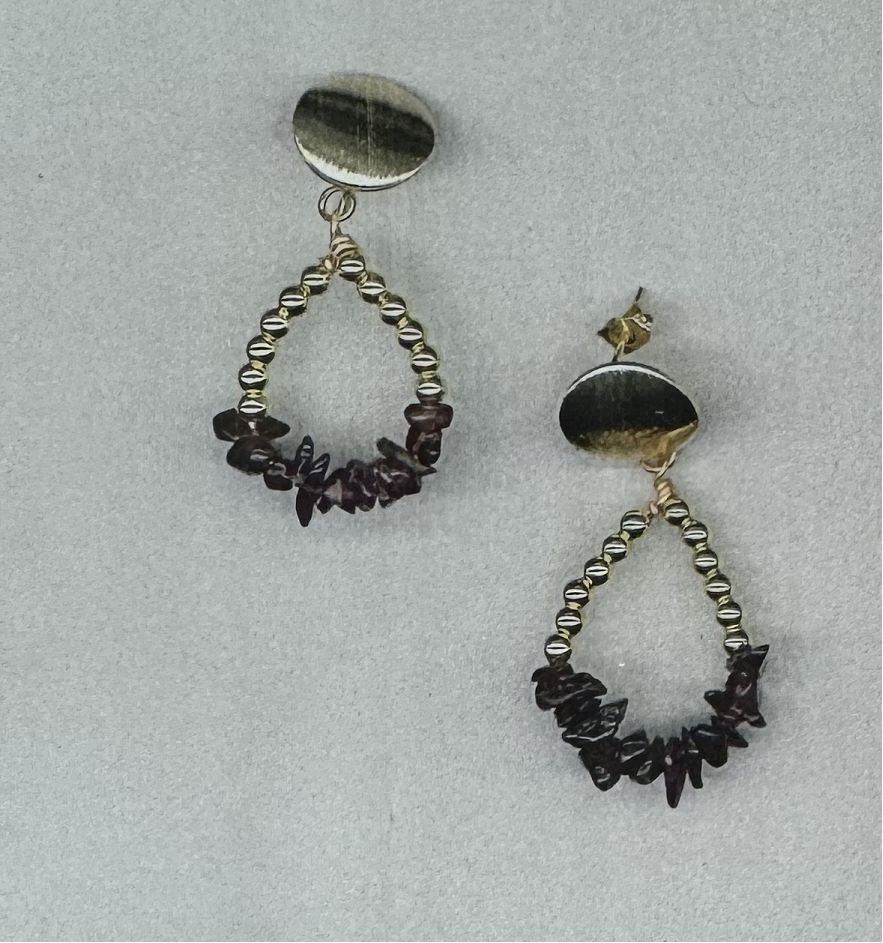 GARNET STUD EARRINGS