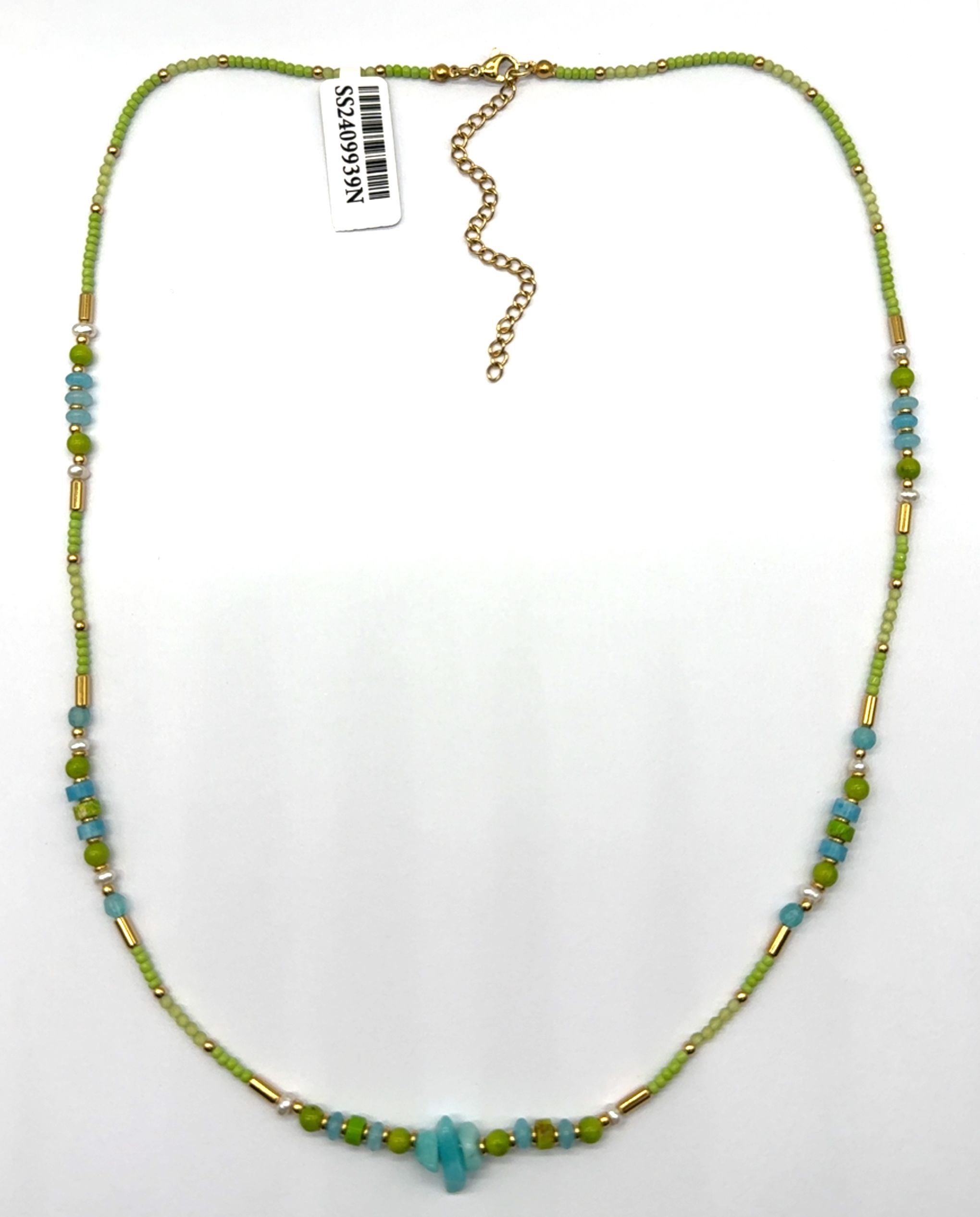GREEN BEADED NECKLACE WITH GOLD ACCENTS 