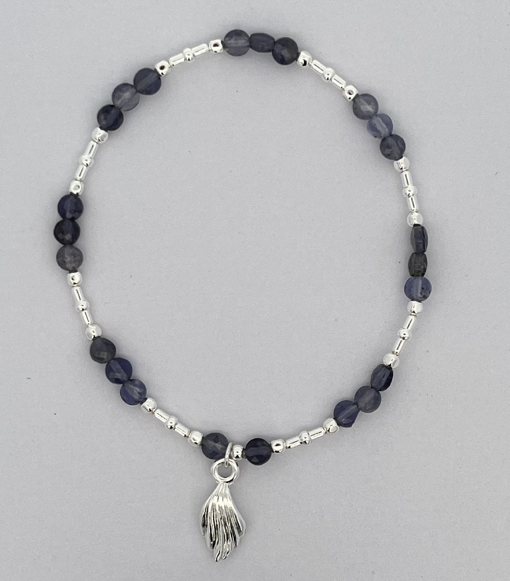 SILVER FISHTAIL PENDANT CORDIERITE BRACELET