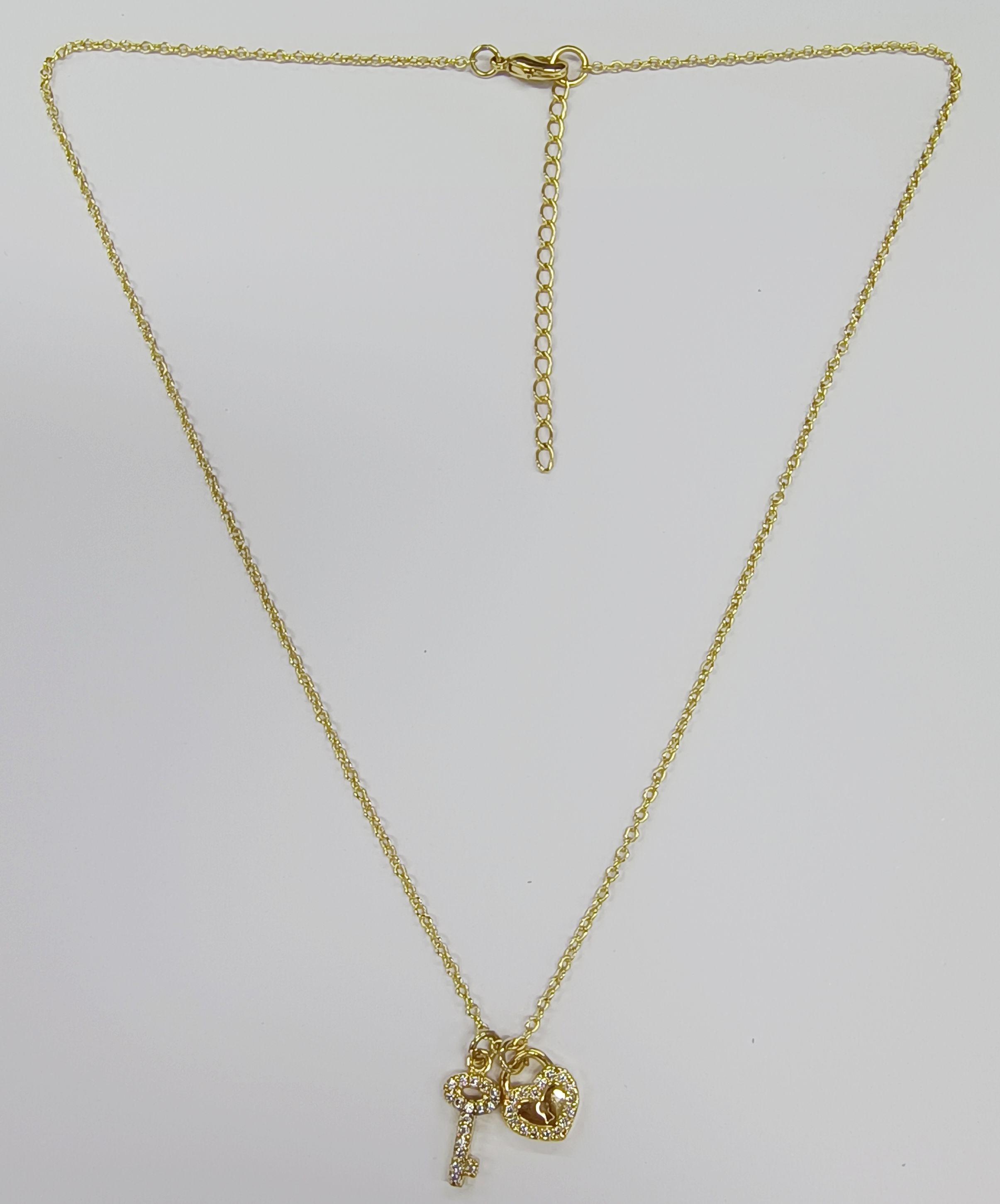 GOLDEN HEART LOCK AND KEY PENDANT CHAIN NECKLACE