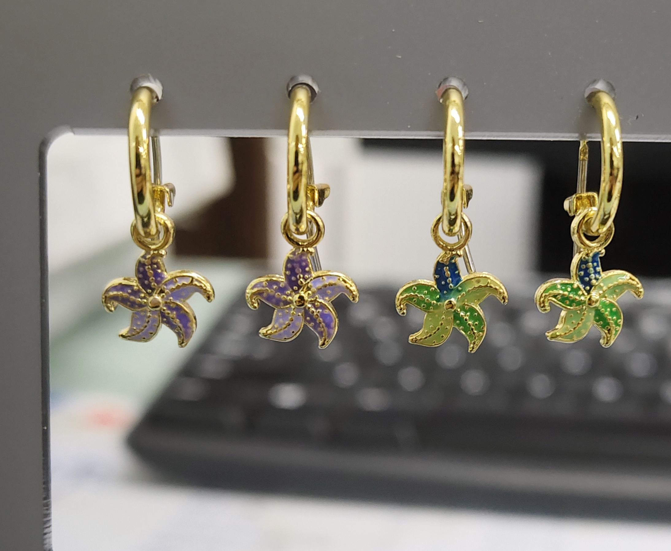 OIL-DRIPPING STARFISH PENDANT EARRINGS 