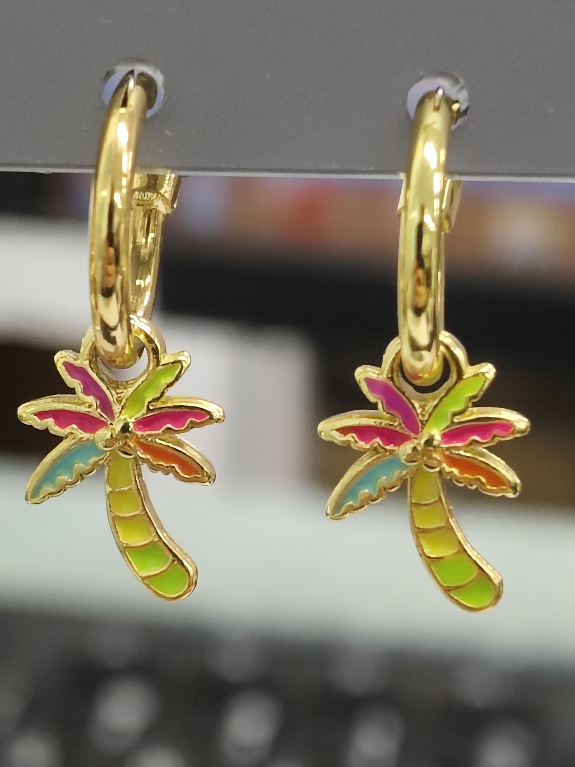OIL-DRIPPING COCONUT TREE PENDANT EARRINGS
