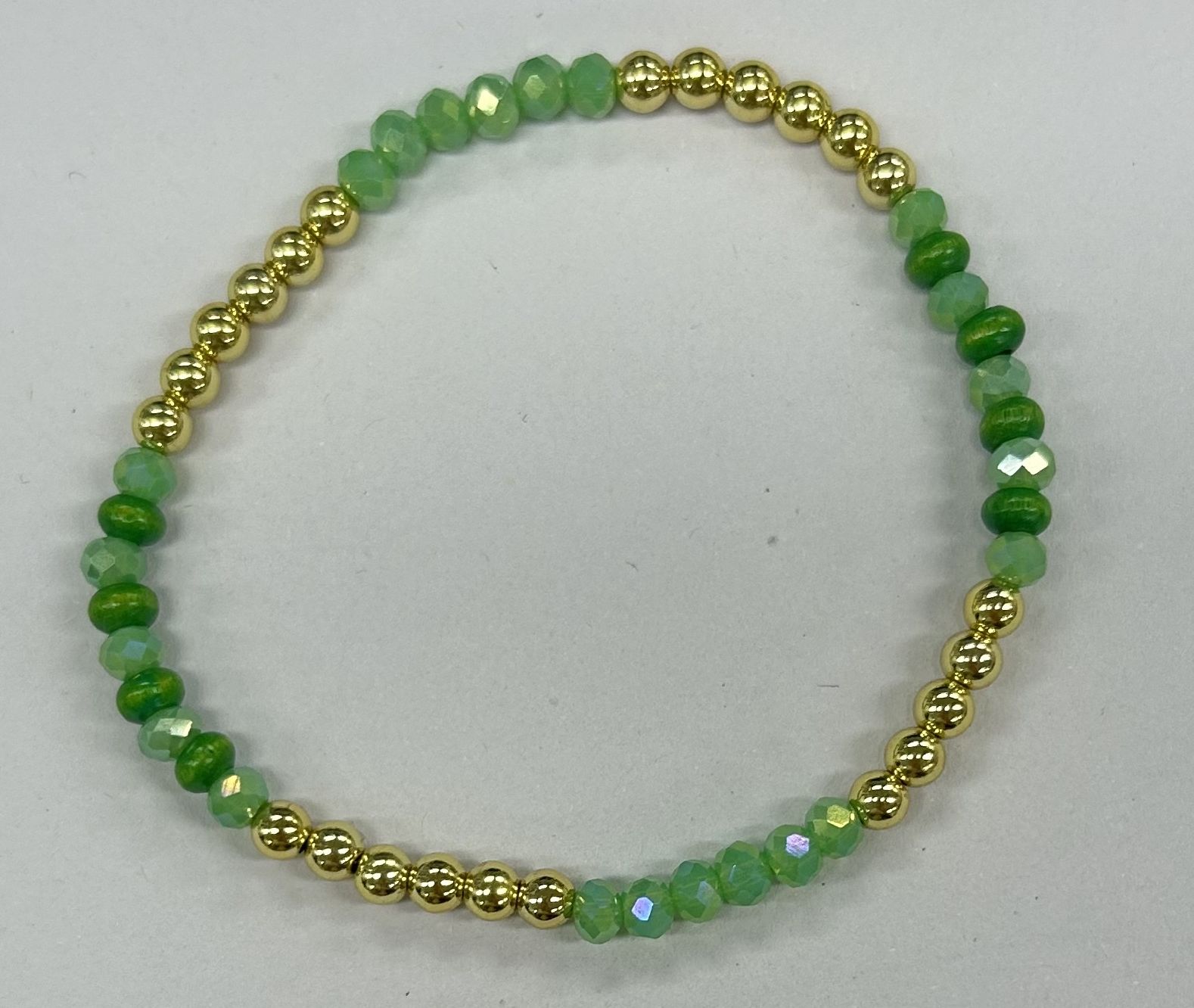 FROSTED LIGHT GREEN JADE ELASTIC STRING BRACELET 